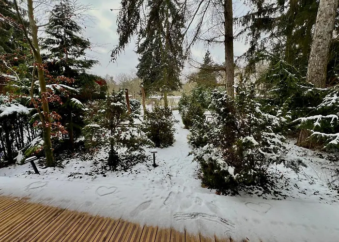 Holzhaus Bärenhöhle Am Wald Und * Neuruppin